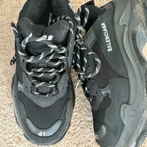 Balenciaga Men's Black and Gray Sneakers